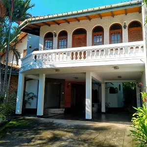 Ceylon Travel And Battaramulla